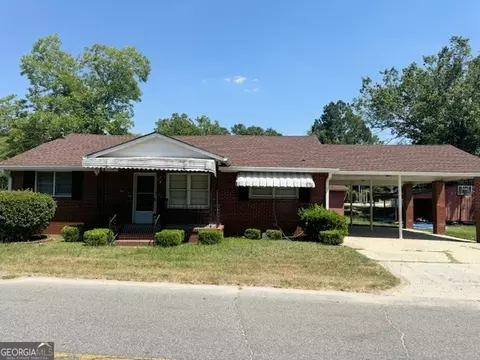 322 Second St, Soperton, GA 30457