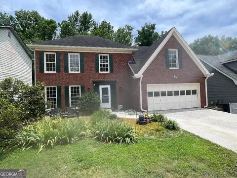 3015 Oak Meadow Dr, Snellville, GA 30078