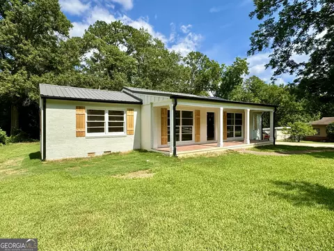 516 S East St, Greensboro, GA 30642