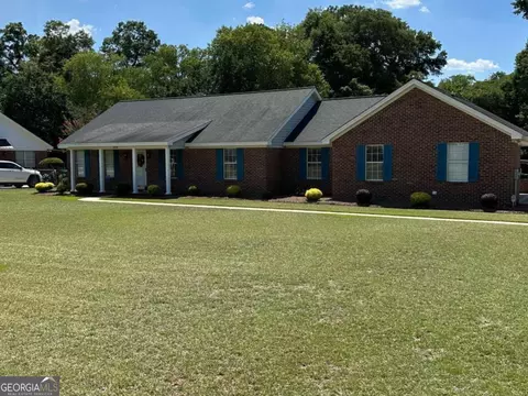 209 Springlake Dr, Leesburg, GA 31763