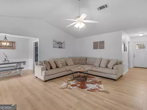 105 Live Oak Dr, Jackson, GA 30233 photo 3