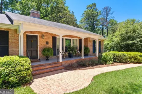 517 Ridgecrest Rd, Lagrange, GA 30240