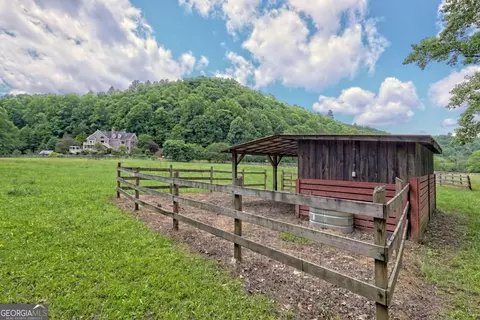 8758 Tusquittee Rd, Hayesville, NC 28904 | 74 Photos - Movoto