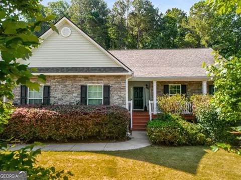 3164 Oak Ridge Ln, Loganville, GA 30052