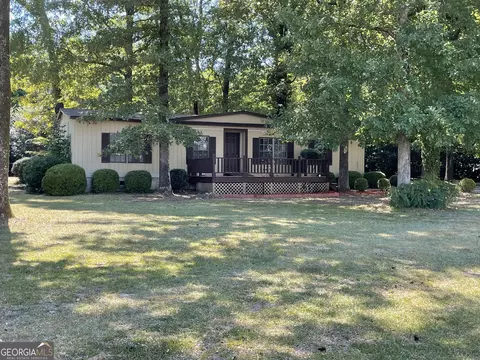 802 Old Milledgeville Rd, Cochran, GA 31014