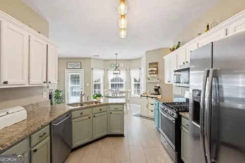 2585 Cascade Ive Ct, Buford, GA 30519 photo 8