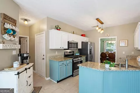 2585 Cascade Ive Ct, Buford, GA 30519 photo 11