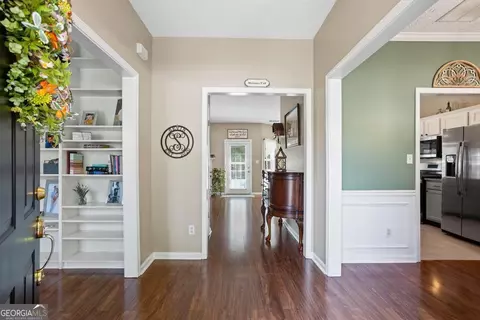 2585 Cascade Ive Ct, Buford, GA 30519 photo 2