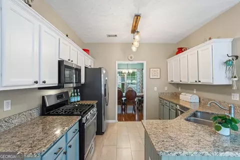 2585 Cascade Ive Ct, Buford, GA 30519 photo 9
