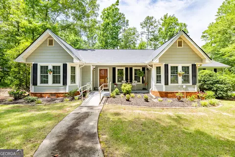 4 Brown Ridge Dr, Newnan, GA 30263