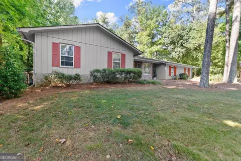 355 Barkshire Ln, Roswell, GA 30076
