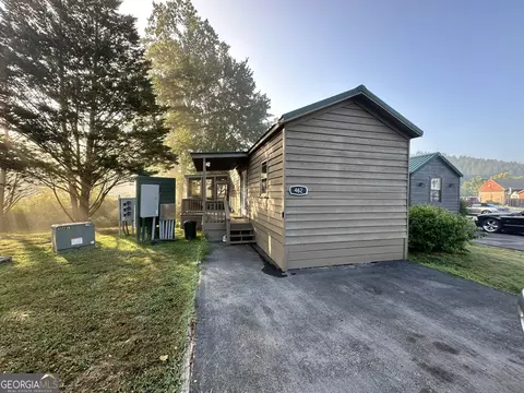 462 River Vista Dr, Dillard, GA 30537