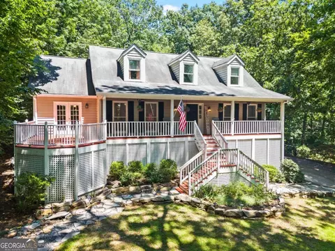 577 Lakeshore Dr, Berkeley Lake, GA 30096