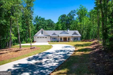2281 Hwy 16 N, Whitesburg, GA 30185