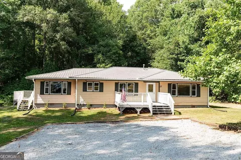 27 Armstrong Dr, Carrollton, GA 30117
