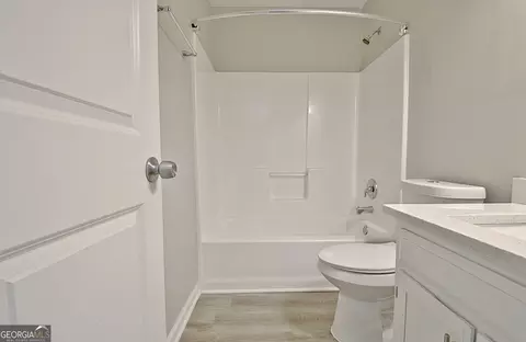 Bath - 10592 Marigold Ct, Hampton, GA 30228 photo 4 of 6