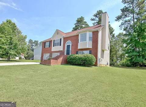 Exterior - 10592 Marigold Ct, Hampton, GA 30228 photo 2 of 10