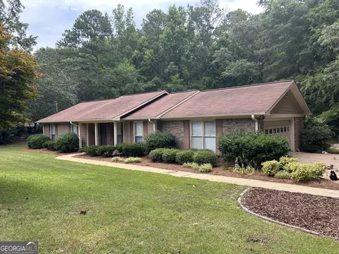 108 Shoal Creek Dr, Lagrange, GA 30241