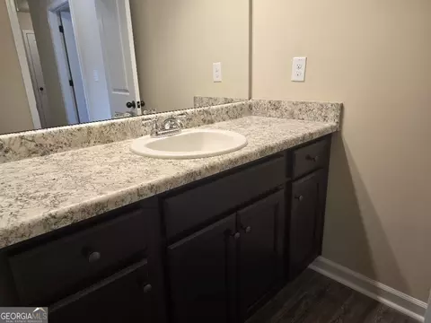 Bath - 5700 Laney Dr, Rex, GA 30273 photo 4 of 8