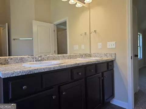 Bath - 5700 Laney Dr, Rex, GA 30273 photo 7 of 8
