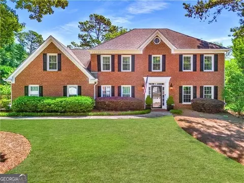 4655 Glenforest Dr NE, Roswell, GA 30075