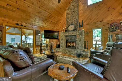 Living - 263 Cabbage Patch Rd #292, Morganton, GA 30560 photo 1 of 5