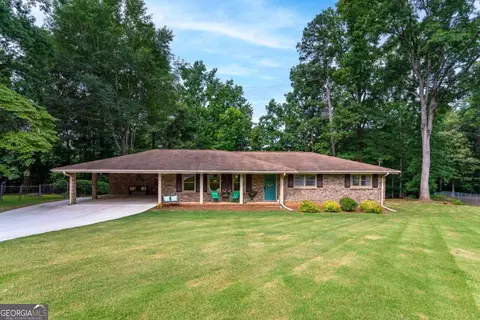 5845 Trailwoods Ct, Stone Mountain, GA 30087