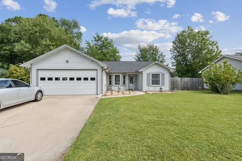 104 Zinnia Ct, Kingsland, GA 31548