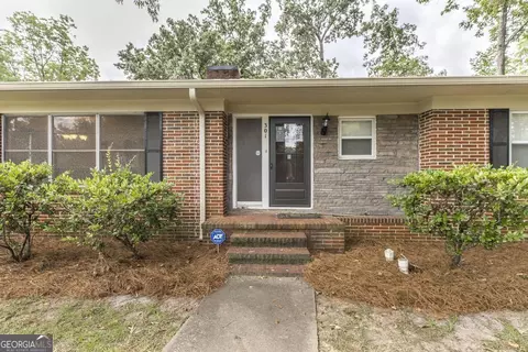 301 Bernard Dr, Warner Robins, GA 31093 photo 4