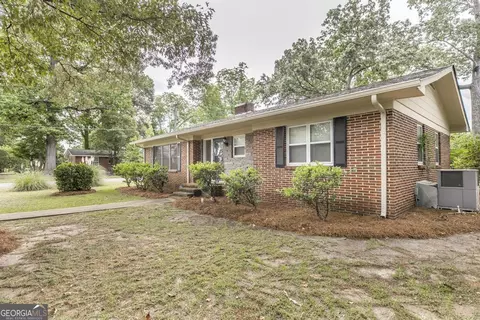 301 Bernard Dr, Warner Robins, GA 31093 photo 2