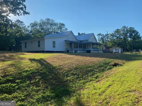 1966 Owens Rd, Woodbury, GA 30293