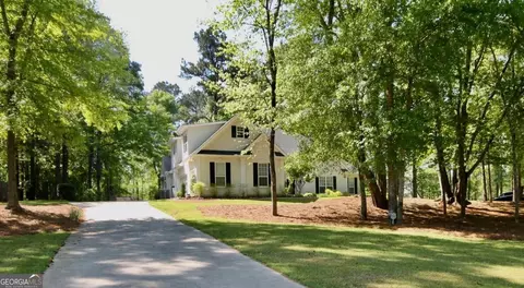 190 Sweetwater Dr, Fayetteville, GA 30214