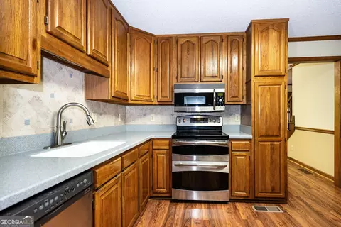 208 Junewood Dr, Lagrange, GA 30241 photo 9