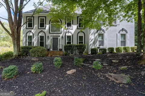 1745 Settindown Dr, Roswell, GA 30075