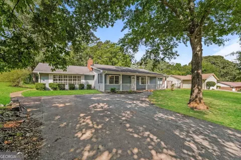 70 Fairfield Dr, Ellenwood, GA 30294