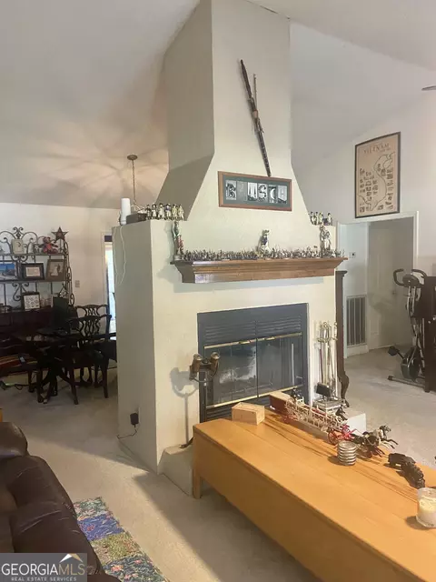 112 Camelot Dr, Dublin, GA 31021 photo 5