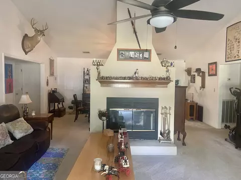 112 Camelot Dr, Dublin, GA 31021 photo 4