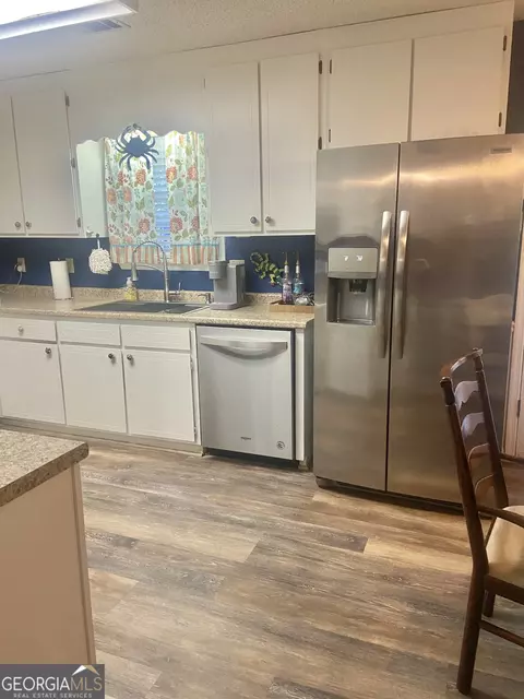 112 Camelot Dr, Dublin, GA 31021 photo 8