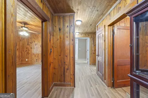 Entry Way - 241 Brady St, Toccoa, GA 30577 photo 4 of 6