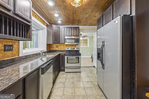 Kitchen - 241 Brady St, Toccoa, GA 30577 photo 1 of 2