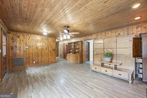 Living - 241 Brady St, Toccoa, GA 30577 photo 5 of 5