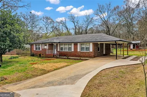 35 Valley Dr, Carrollton, GA 30117
