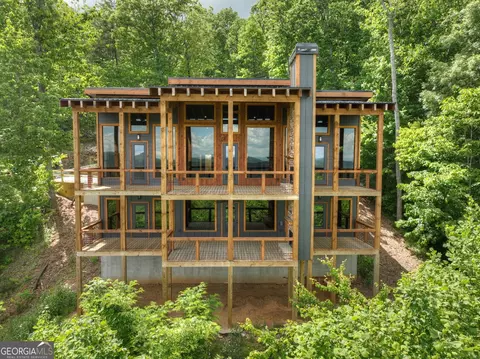 526 Arrowhead Dr, Mineral Bluff, GA 30559