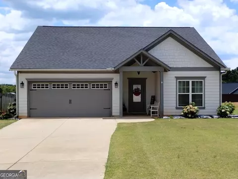502 N Point Cir, Hartwell, GA 30643
