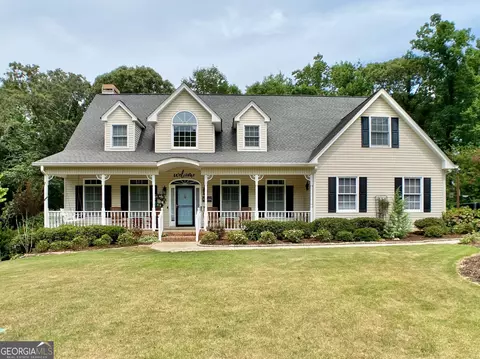1053 Regency Park Dr, Braselton, GA 30517