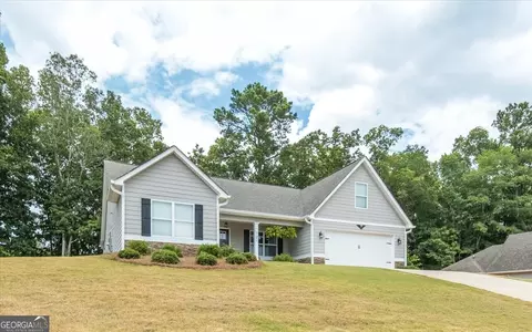 721 Springhill Dr, Gray, GA 31032