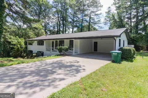 5186 Pounds Dr S, Stone Mountain, GA 30087