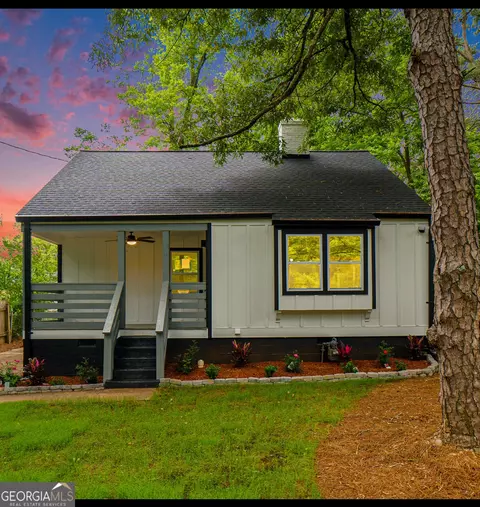 2462 Lumpkin St, East Point, GA 30344