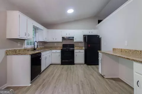 2625 Suncrest Dr, Buford, GA 30519 photo 2