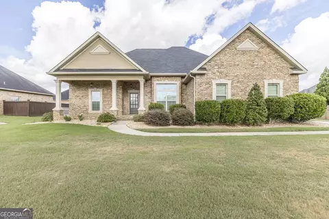 400 Hunts Landing Dr, Kathleen, GA 31047